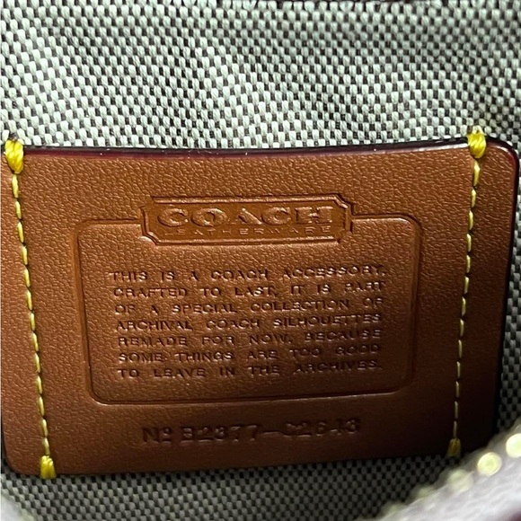 💰SOLD - C2643 - Coach Swinger 20 - Picture 9 of 12